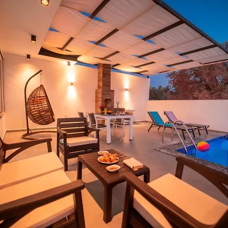 Villa Tarhan 1 - 2 Bedroom With 2 Jacuzzi In Kalkan *