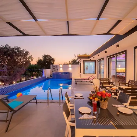 Tarhan 1 - 2 Bedroom With 2 Jacuzzi In Kalkan